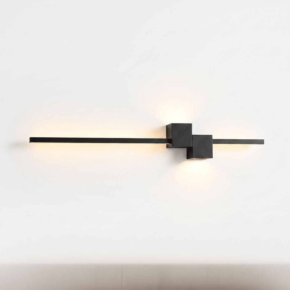
Filo Linear LED Wall Light Slim Metal Bar Up and Down Sconce